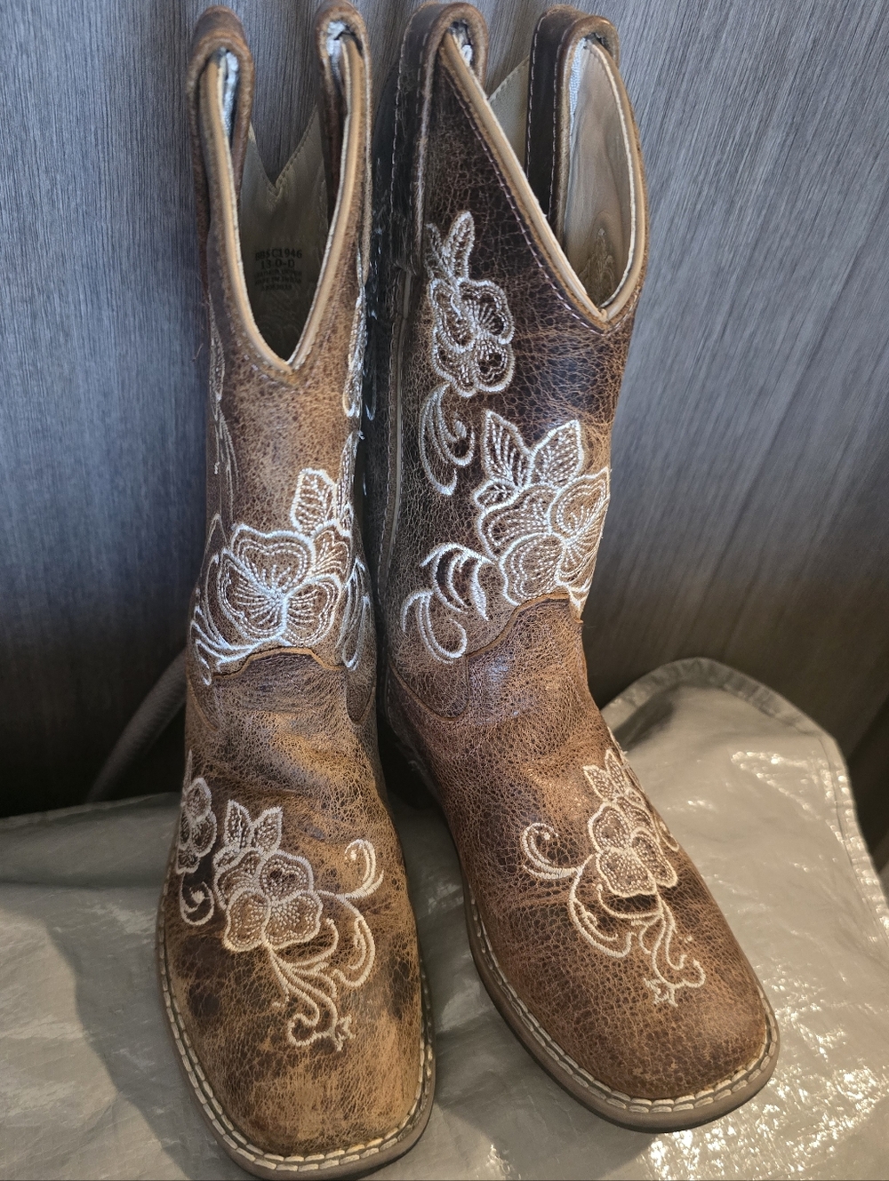 Shyanne Brown Leather Western Boots with White Floral Embroidery Little Girls - Picture 4 of 7